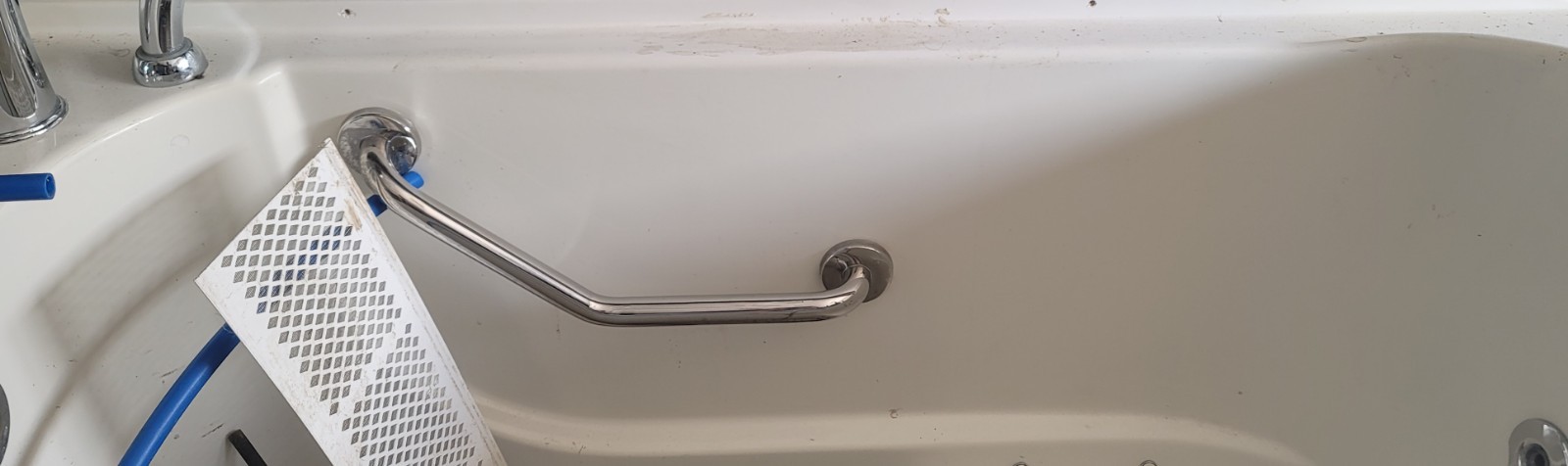 Therapy Tubs Walk-In Whirlpool Bathtub – Model 3052A – Complete Setup