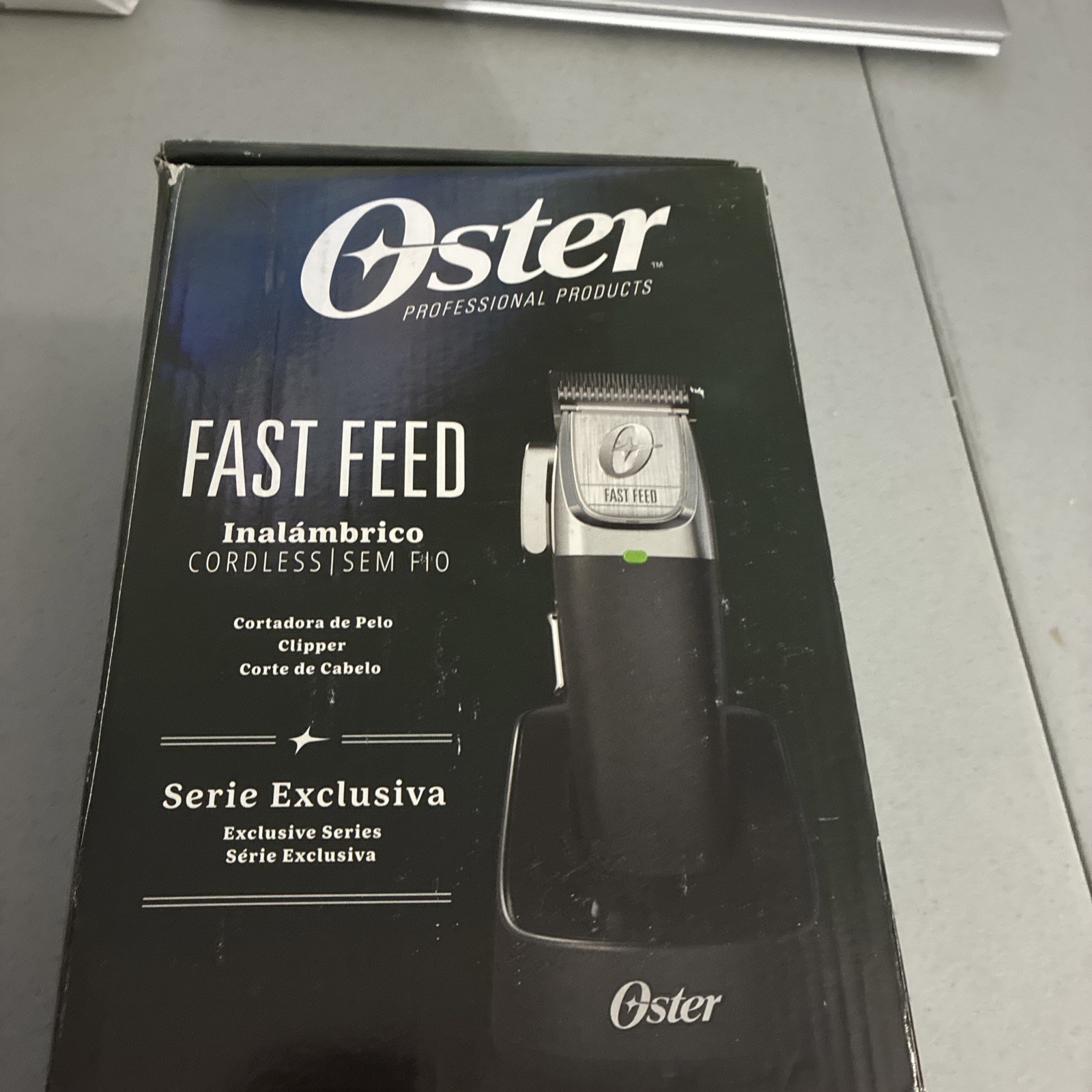 Oster Professional Fast Feed Cordless Clipper and trimmer Bl