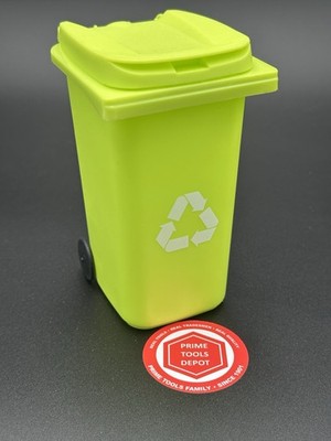 GREEN RECYCLE - Wheelie Bin Pencil Holders, 3.125x3.75x5.5'' PORTE-CRAYONS 1PK