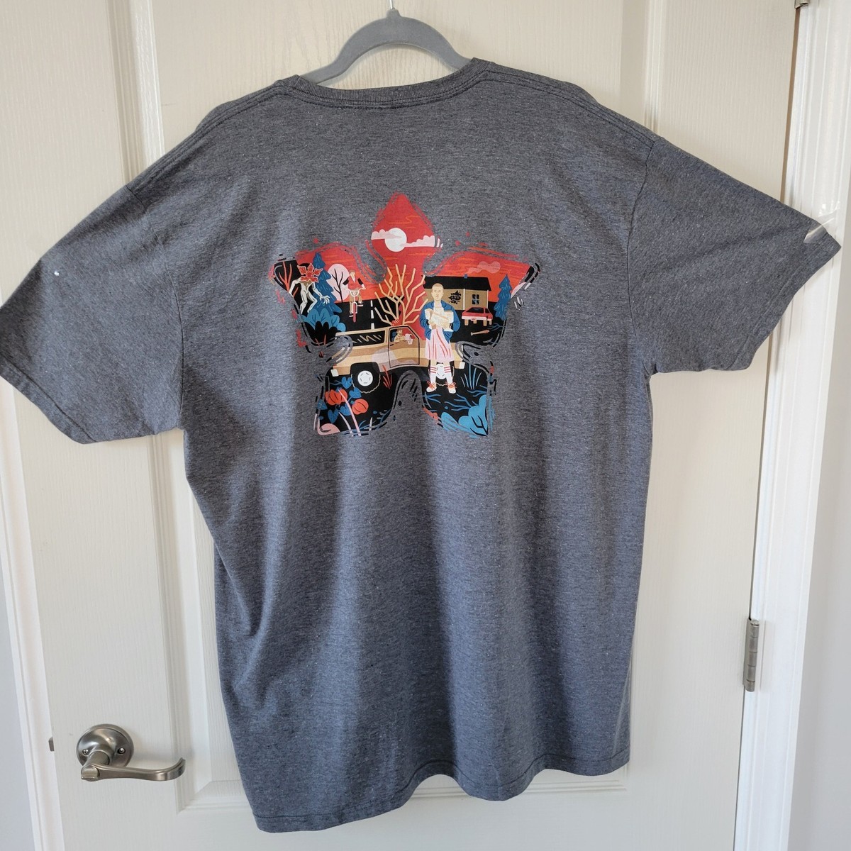 Short Sleeve Gray Stranger Things Men's Size 2XL T-Shirt Top Short Sleeve Gray Stranger Things Men's Size 2XL T-Shirt Top