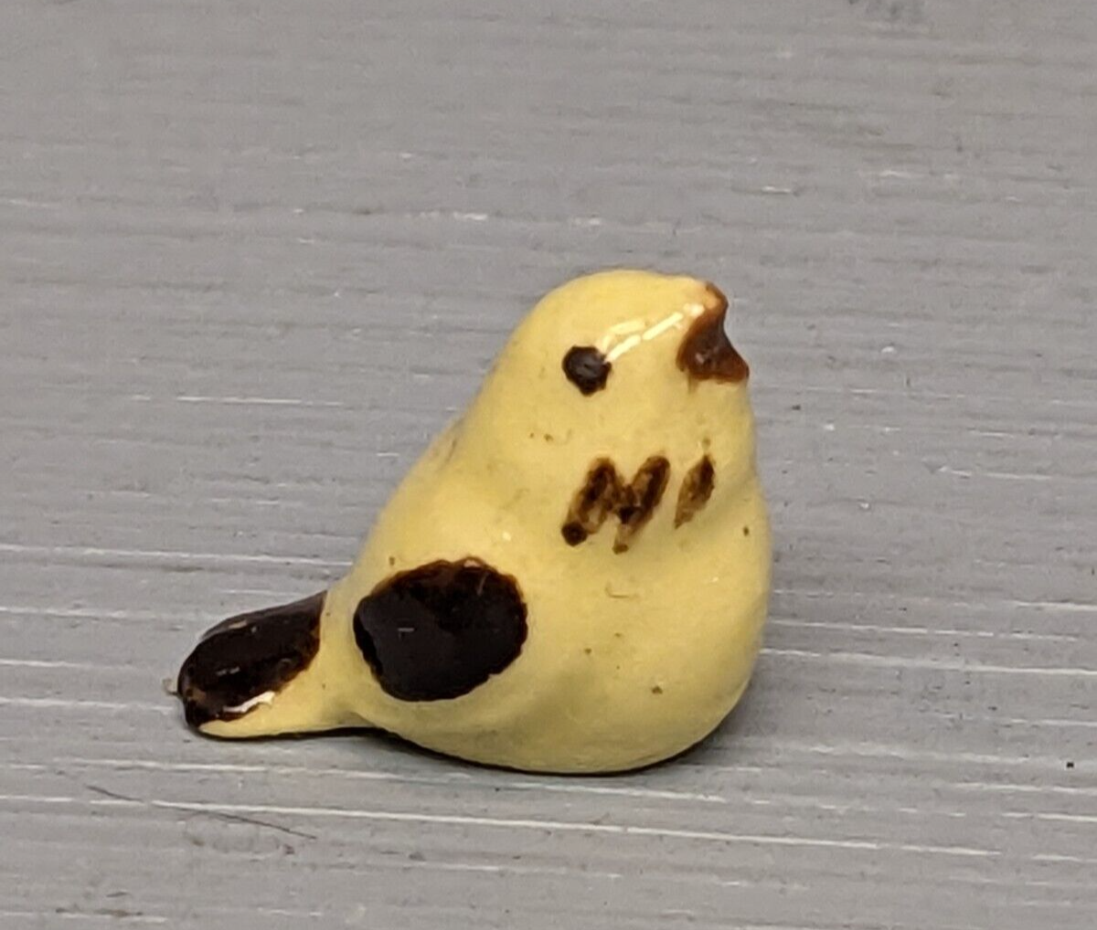Tiny Hagen Renaker Bird Bath Yellow Oriole Tail Down | eBay