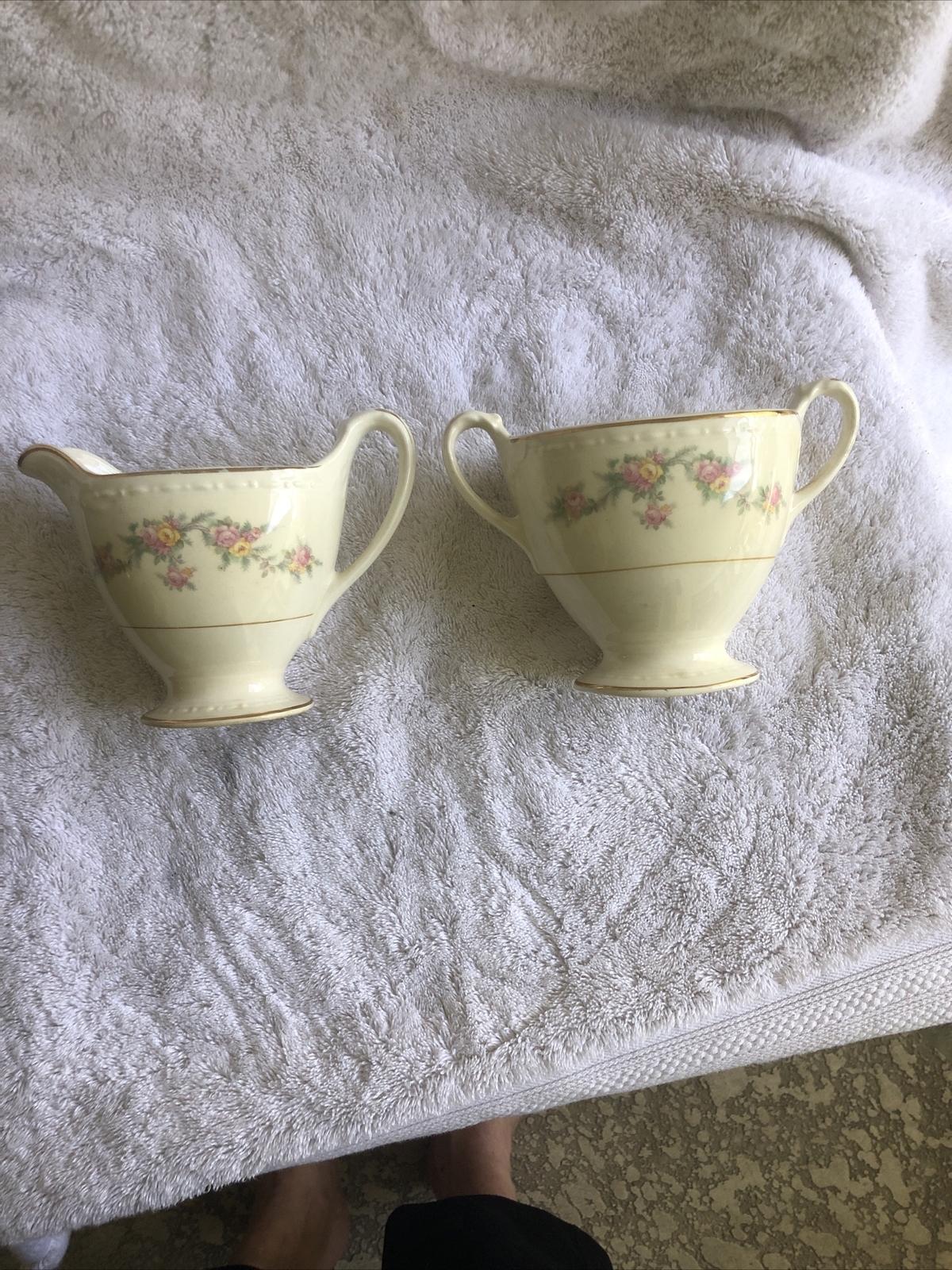 1950’s Homer Laughlin Eggshell Georgian creamer & sugar(no lid) set H50N5