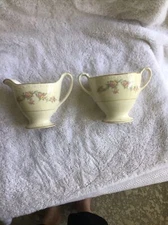 1950’s Homer Laughlin Eggshell Georgian creamer & sugar(no lid) set H50N5