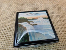 Vtg Souvenir Of Canada Niagara Falls Square Powder Compact W/Screen & Puff