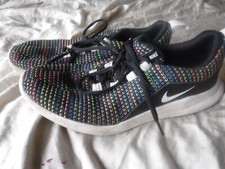 Nike Black Sneaker size 7 y Youth Pre Owned