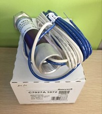 1PC New Honeywell C7027A 1072 C7027A1072 Burner Flame Sensor Expedited Shipping