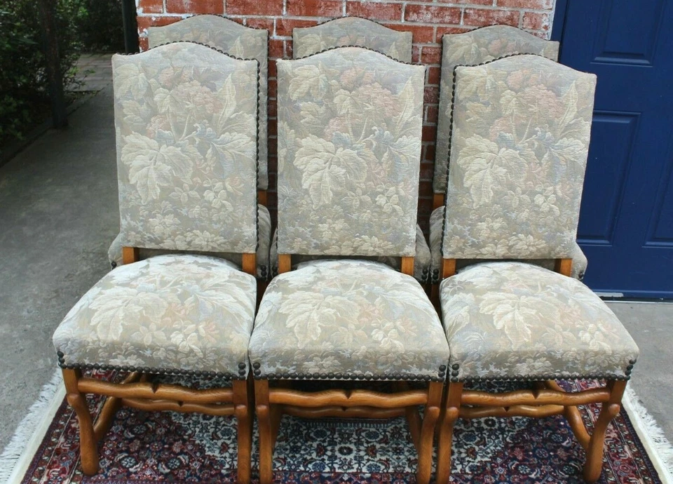 Juego de 6 sillas tapizadas Luis XIV de roble francés | Tela verde y blanca Foto 4 de 4