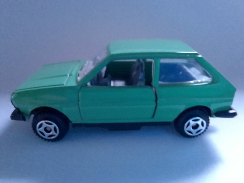 GUISVAL Ford Fiesta MK1 1/64 Made in Spain vintage diecast car coche voiture - Imagen 8 de 9