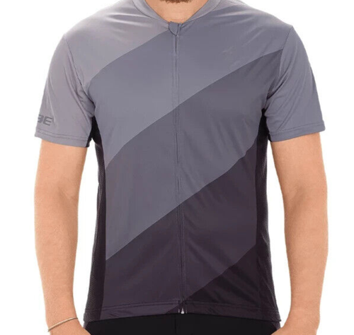 Veste légère - manches courtes - T : 4 (comme neuve) - made in France Veste légère - manches courtes - T : 4 (comme neuve) - made in France