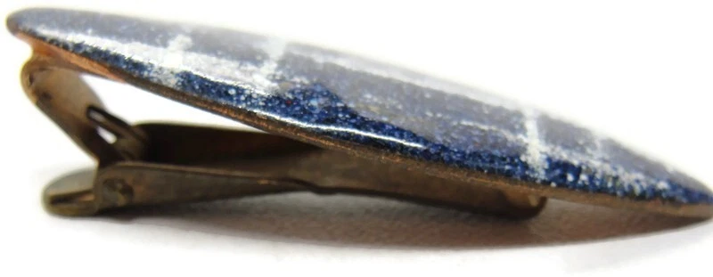 Fecho de gravata azul esmalte cobre pescoço branco destaques - Imagem 3 de 4