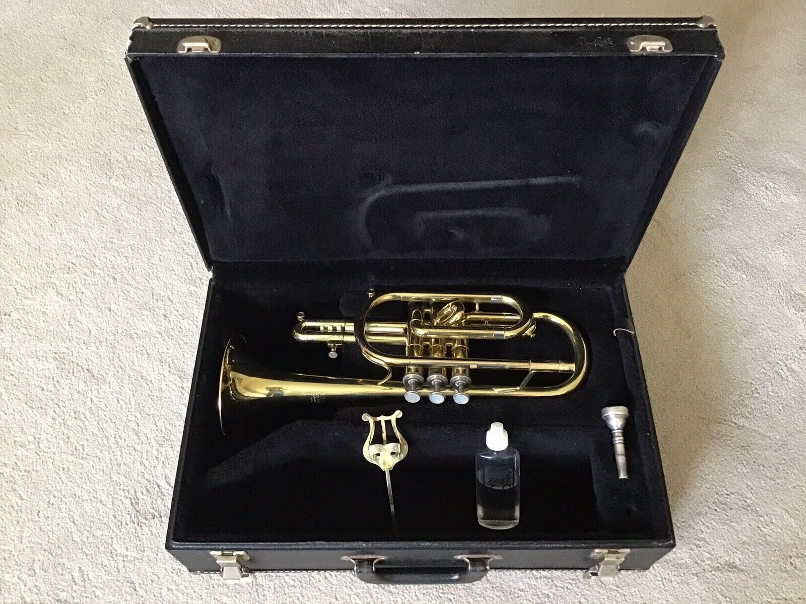 Getzen 300 Series Trumpet With Case and 7c Mouthpiece for sale