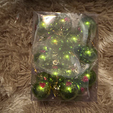 Christmas Green/Red Shatterproof Plastic Round Ball Ornaments Set AH00306