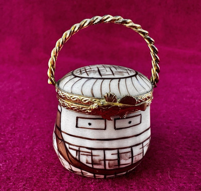 Limoges France Peint Main Trinket Pill Box Handled Creel Basket Fish Clasp