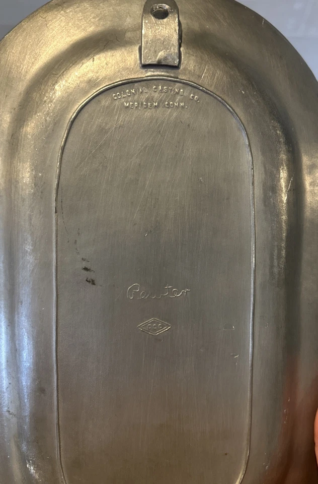 Juego de 2 Apliques de Pared de Peltre Candelabros 13.25" Colonial Casting Meriden, CT Foto 2 de 4