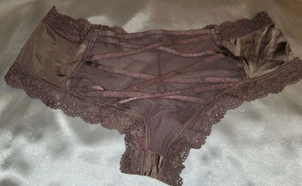 Винтажные Victoria's Secret нахальные трусики, кружева, с ремешками чистый назад блестящий какао M 36 - Изображение 2 из 4