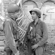 WW2 WWII Photo World War Two / US Army Soldiers in Action Normandy July 1944