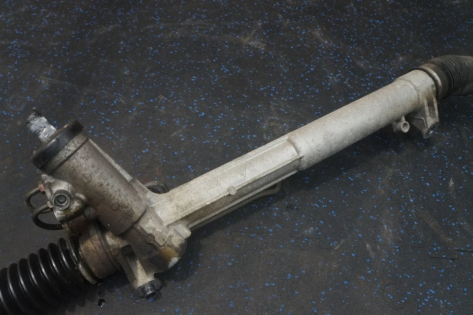 Portaequipajes y piñón de dirección 99634701111 99634700506 OEM Porsche 911 996 1999-05 Foto 4 de 4