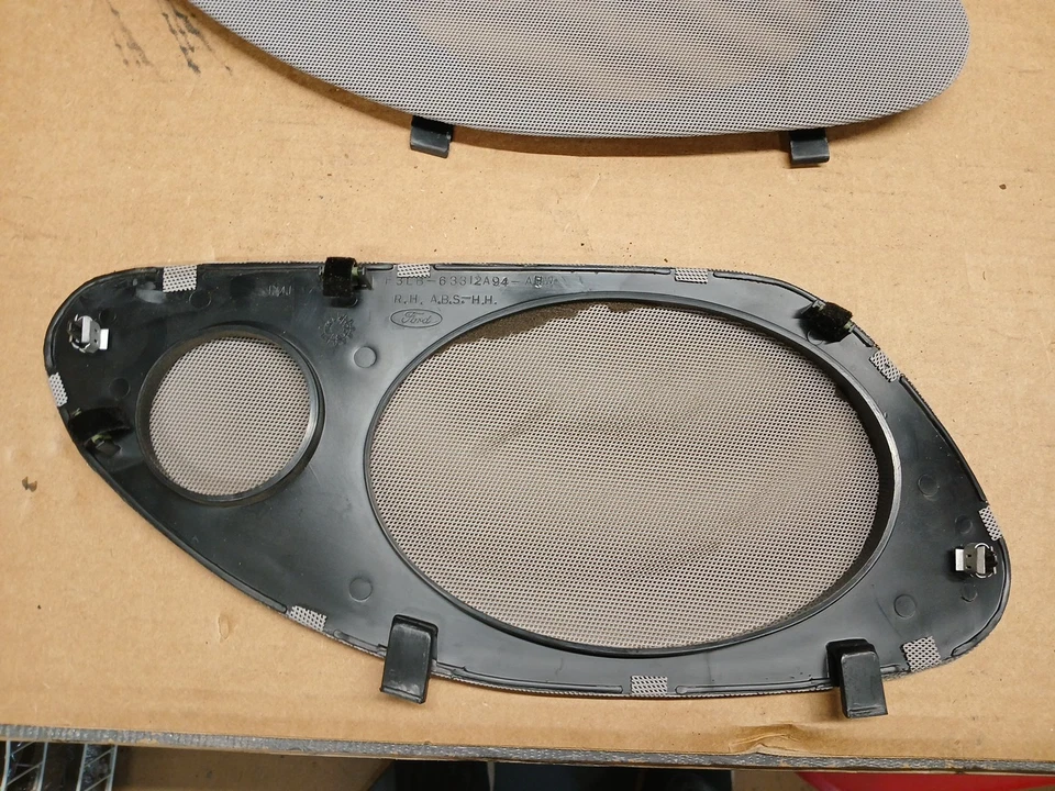 Passenger Rear Window Panel Speaker Grill 97 98 Lincoln Mark VIII Cover Graphite Foto 4 de 4