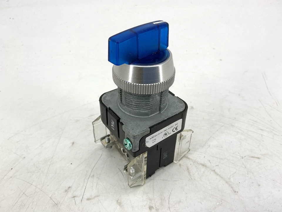 New Allen Bradley 800T-10JBH17KB7AX Ser U Selector Switch 3Pos 120VAC - No Box - Image 4 of 4