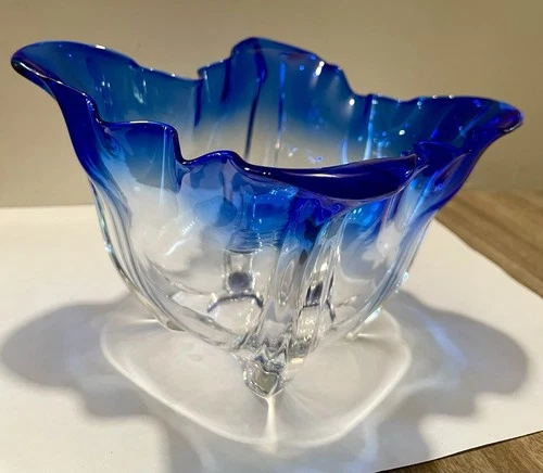 Mystery Art Glass Bowl - Steuben or Dorflinger?