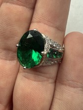 Elegant Sterling Silver 925 Vibrant Green Oval Stone Ring Size 7 - 7.1g