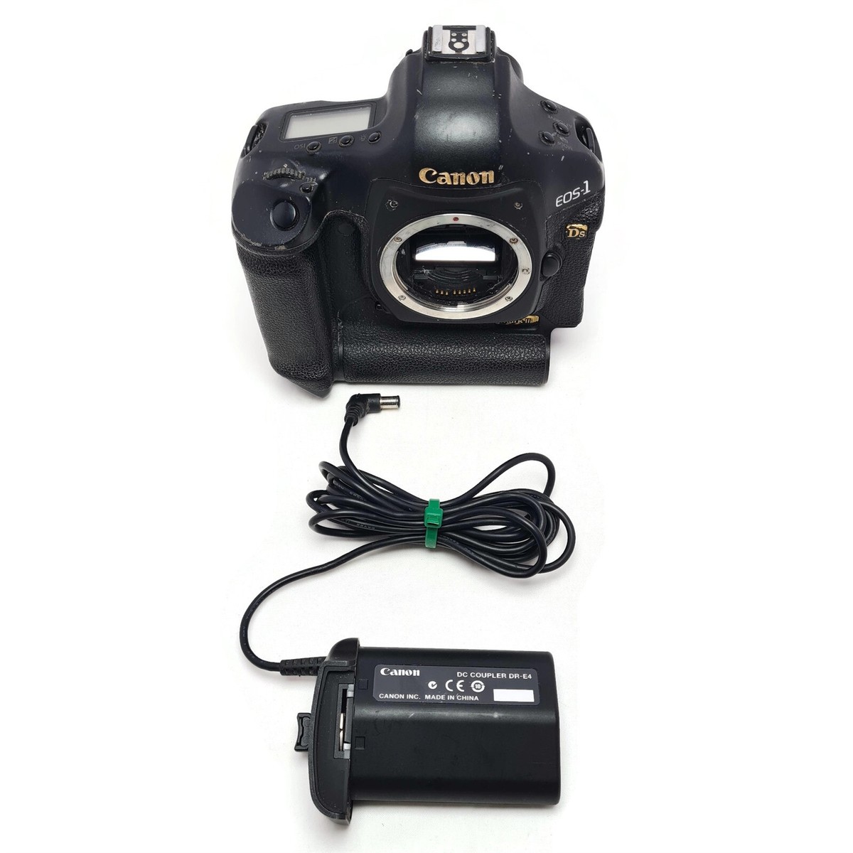 Canon EOS-1 Ds Mark III 本体とバッテリー Canon EOS-1 Ds Mark III 本体とバッテリー Canon EOS 1 Ds Mark