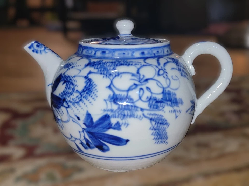 Japanese porcelain Meiji Teapot VTG Hand Painted Sometsuke Blue & White Strainer - Image 3 of 4
