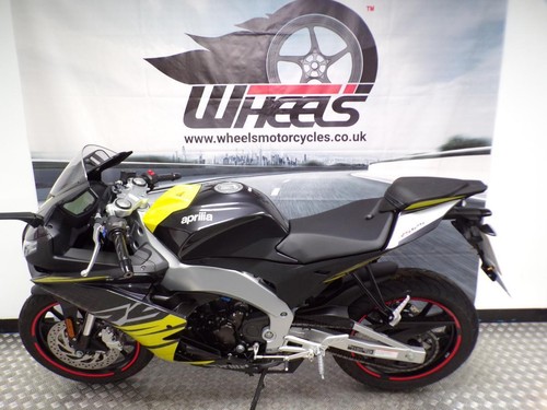 2025 APRILIA RS 125 WITH ONLY 431 MILES FROM NEW - Picture 3 of 20