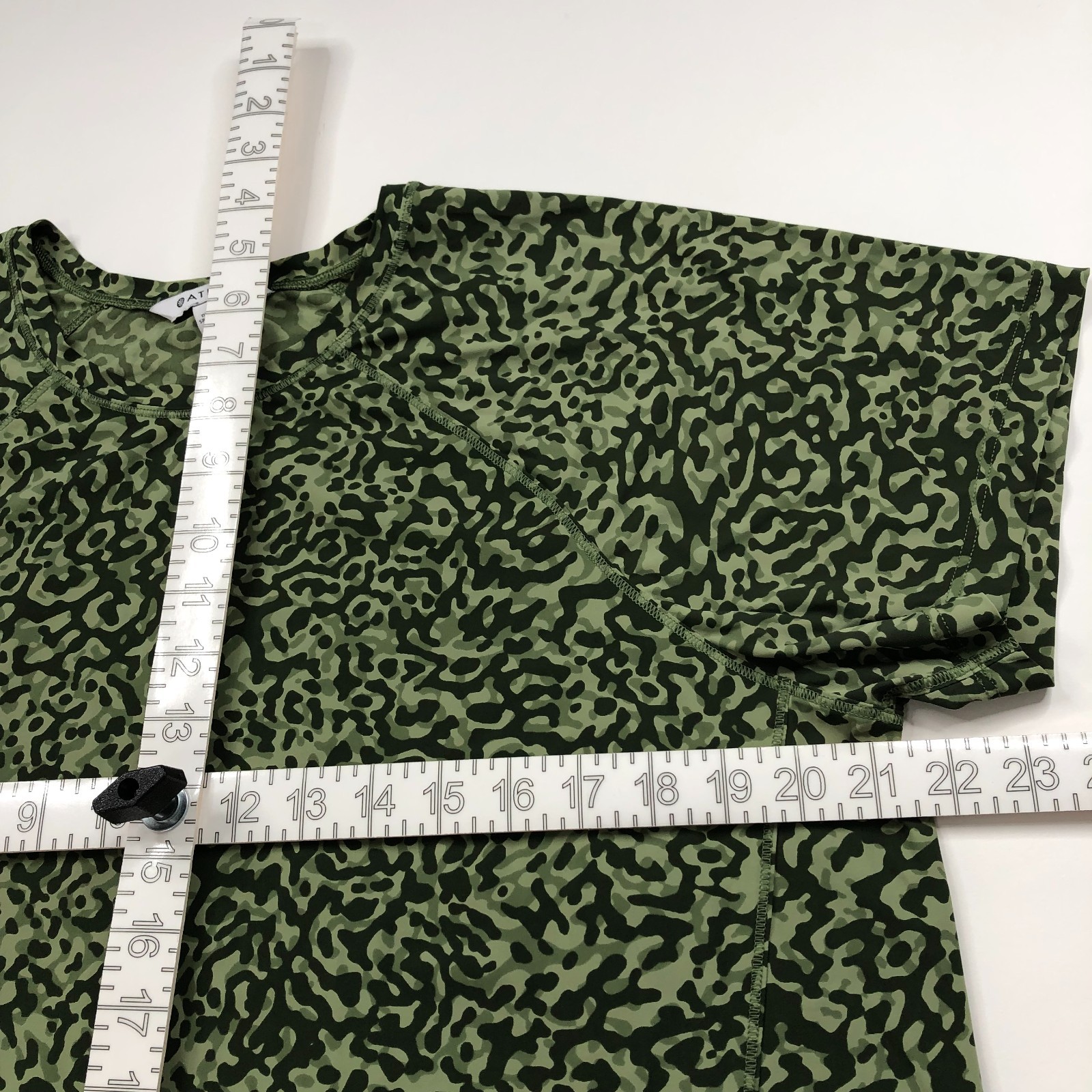 Athleta Ultimate Train Printed Tee Large Athleisu… - image 4