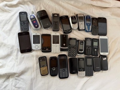 28x alte Handys Konvolut Nokia Samsung HTC Motorola iPhone Sony Ericsson Bastler