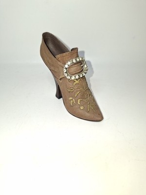 Just The Right Shoes ''Teetering Court'' #25014 1998 Raine Willitts Designs