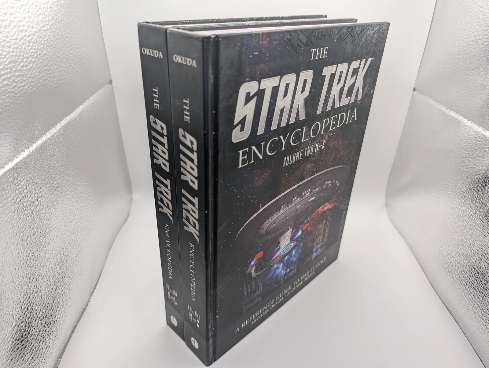 The Star Trek Encyclopedia, Revised and Expanded Edition: A Reference Guide to t