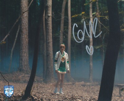 GRACE VAN DIEN Signed STRANGER THINGS Chrissy 8x10 Autograph OPX 063456