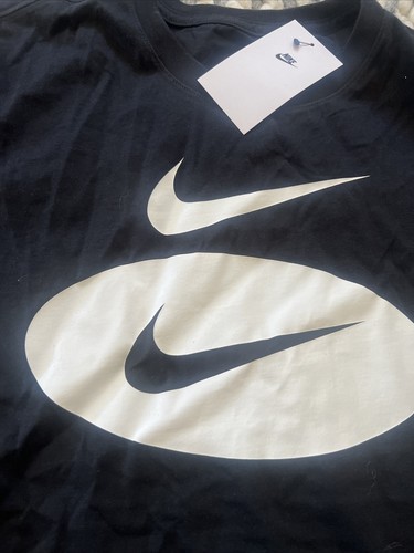 NWT Nike Sportswear NSW SWOOSH OVAL Men’s T Shirt XL Black DM6343-010 - Picture 2 of 2