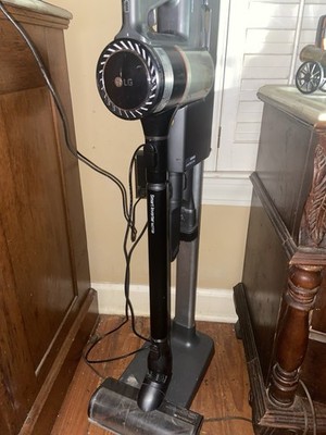 LG CordZero Cordless Stick Vacuum w/ Charging Stand & Attachments   Excellent