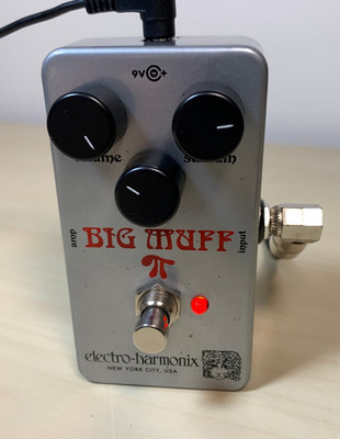 Electro-Harmonix EHX - Big Muff Pi  - Rams Head - Fuzz Distortion Pedal  