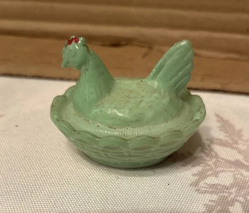 Vintage Westmoreland Mini Milk Glass Hen On Nest Green over White 2.5" Nesting