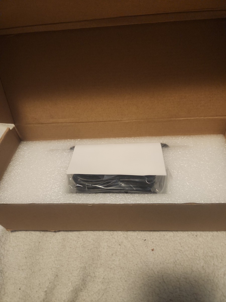 ClearOne UNITE 50 4K ePTZ Camera Review: Huddle in 4K