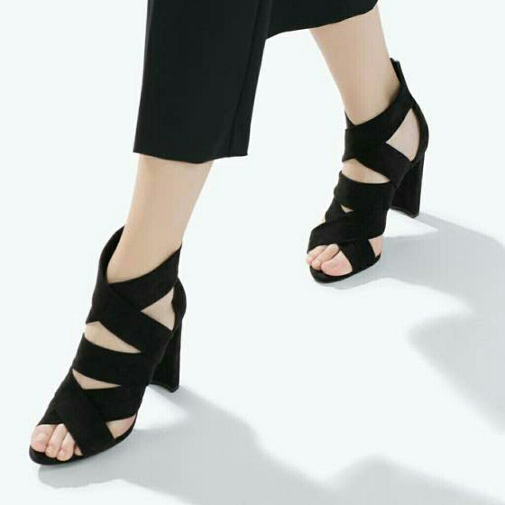 ★ZARA★ HIGH-HEEL STRAPPY SANDALS ZARA HIGH HEEL STRAPPY SANDALS REF 2590/001 EUR 36 US 6 NWT