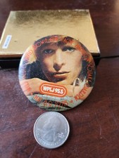 WPLJ 95.5  PINBACK BUTTON. DAVID BOWIE . 1978 MADISON SQ. GARDEN CONCERT