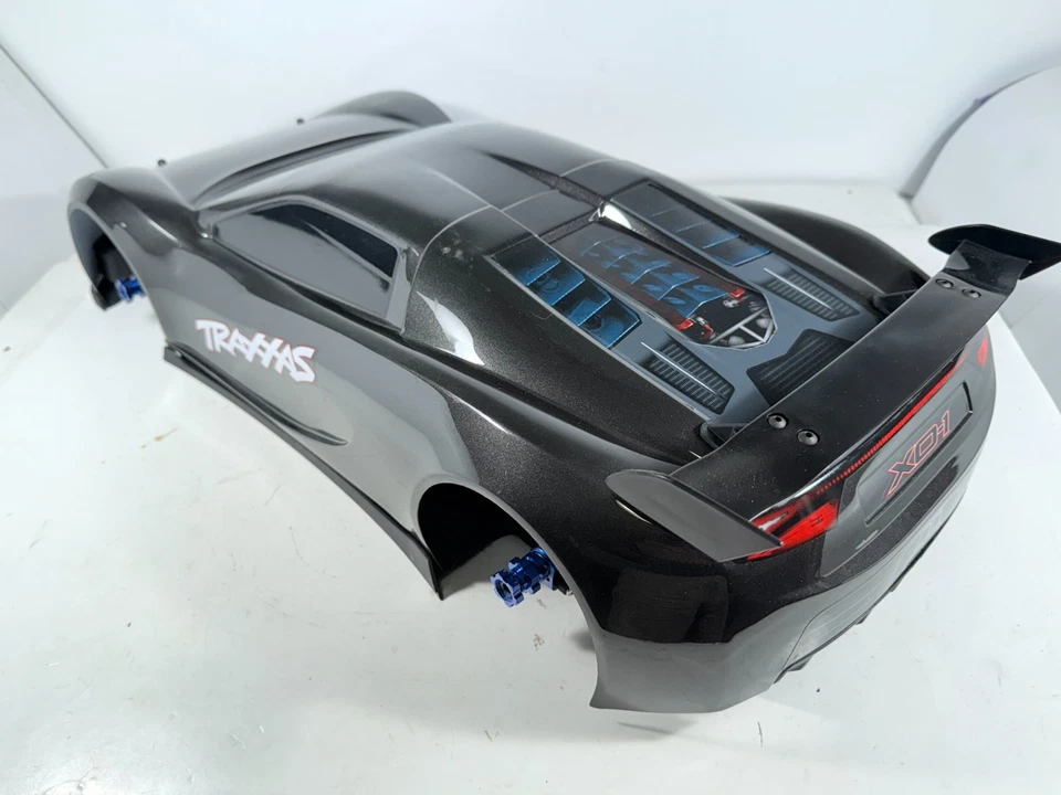 Б/У TRAXXAS XO-1 V1 1/7 ПОЛНЫЙ ПРИВОД ДОРОЖНЫЙ СУПЕРКАР РОЛИКОВЫЙ ПОЛЗУНОК ШАССИ С КОРПУСОМ - Изображение 3 из 4