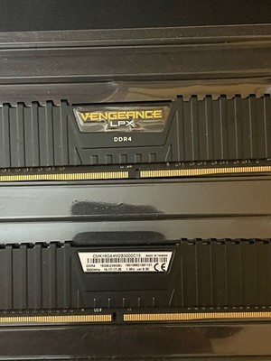 2 Corsair Vengeance LPX DDR4DIMM 16GB (2x8GB) 3000MHz