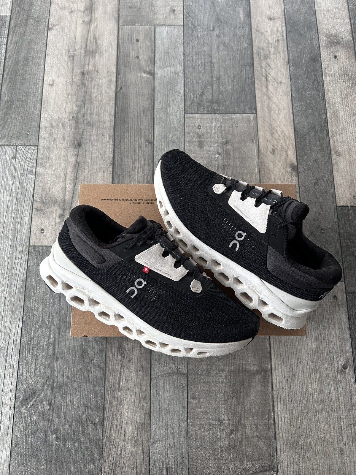 ON Running CloudStratus Road Running Trainers Black White Size UK 7 RRP £170 image 3