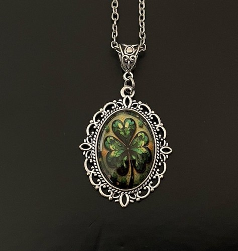 Vintage Style Irish Shamrock Cabochon Cameo Necklace- Brand New - Bild 3 von 7