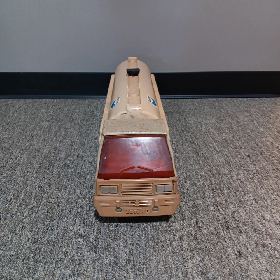 Vintage 1978 Tonka Chevron Die Cast Semi Truck and Trailer NICE! - Image 2 of 4