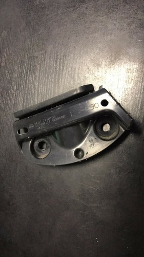 BMW 3ER E90 318i 2009 RHD STOßSTANGE HINTEN HALTERUNG HALTER LINKE SEITE 7118193