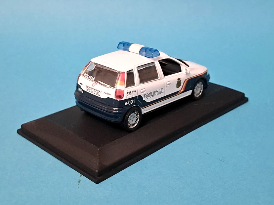 FIAT PUNTO (1993) - POLICIA - HONGWELL - 1:43 - Immagine 4 di 4