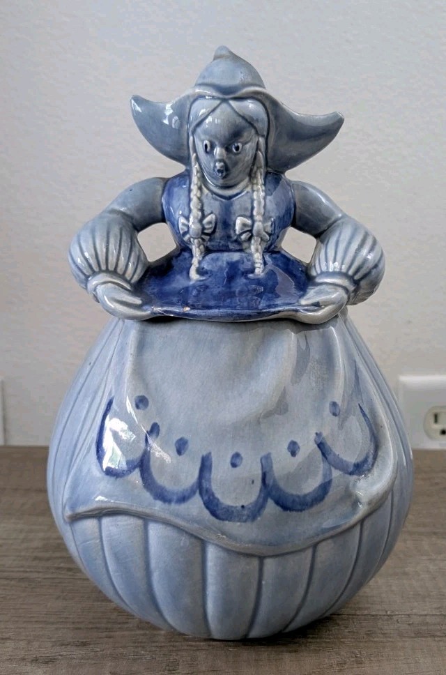Red Wing USA Pottery Katrina Dutch Girl Cookie Jar Vintage Blue Ceramic Lid