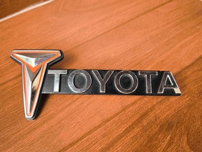 Fit Toyota Hilux RN30 LN30 RN40 Pickup Front Grille Emblem Badge