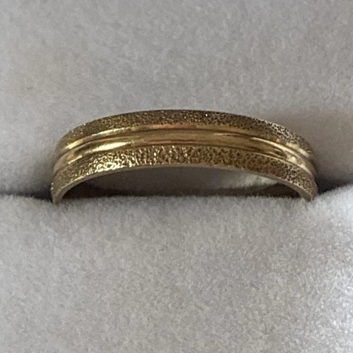 Vintage Patterned 9ct Gold Ring Wedding Band 9 Carat Gold Size O